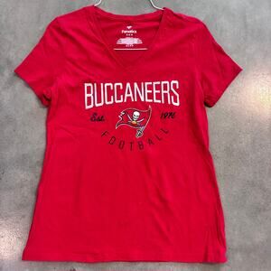 Fanatics Tampa Bay Buccaneers NFL Football Red Vneck sports tshirt Medium